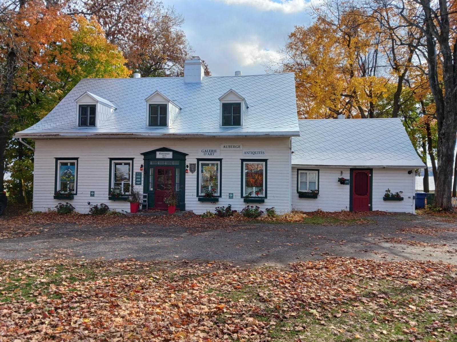 Auberge Les Blancs Moutons Saint-Laurent-de-l'ile d'Orleans Zewnętrze zdjęcie