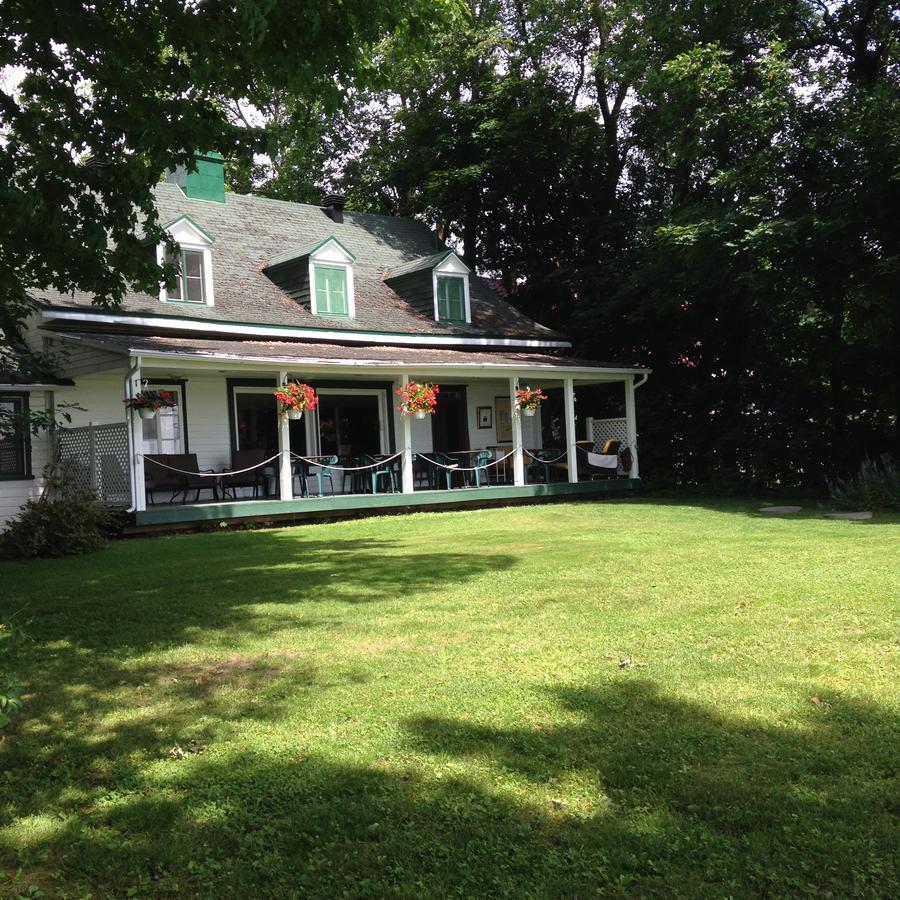 Auberge Les Blancs Moutons Saint-Laurent-de-l'ile d'Orleans Zewnętrze zdjęcie