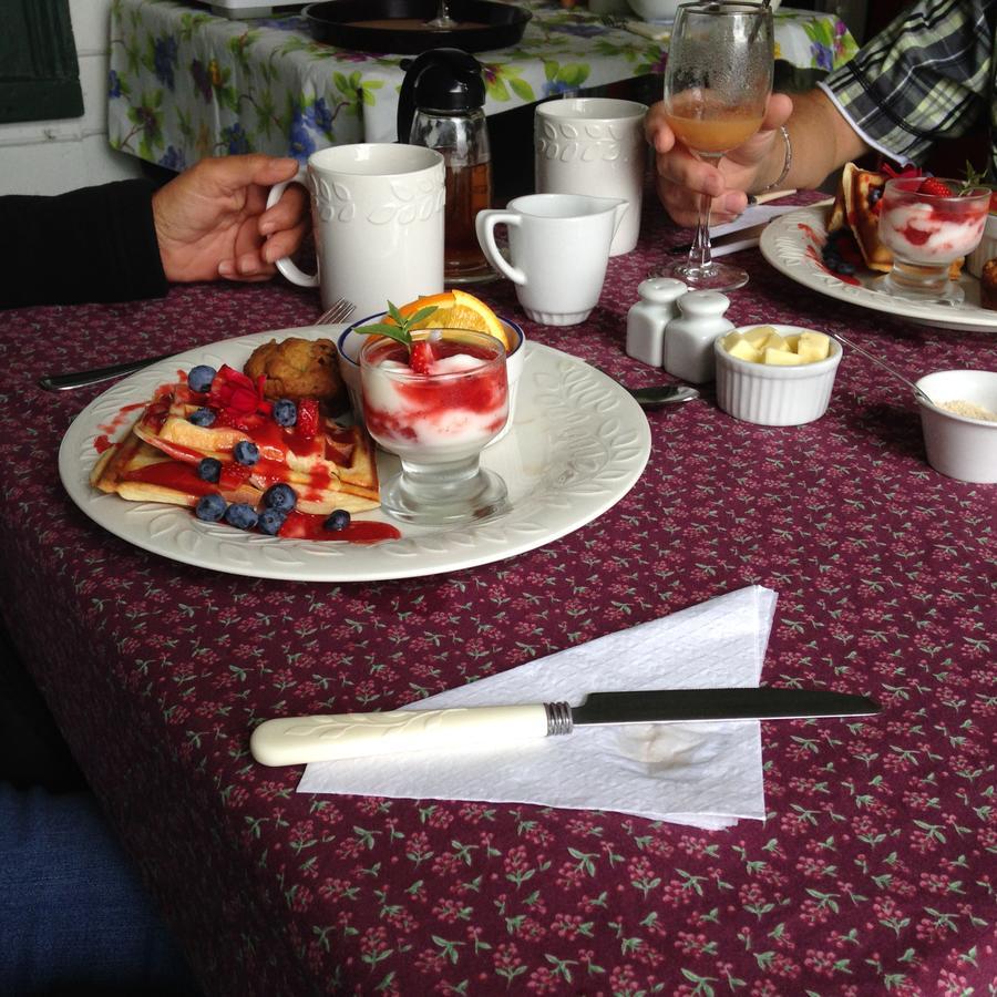 Auberge Les Blancs Moutons Saint-Laurent-de-l'ile d'Orleans Zewnętrze zdjęcie